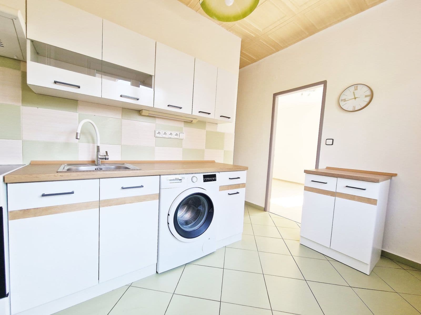 Prenájom bytu 2-izbový 56 m², Studentská, Mělník, Středočeský kraj Prenájom bytu 2-izbový 56 m², Studentská, Mělník, Středočeský kraj