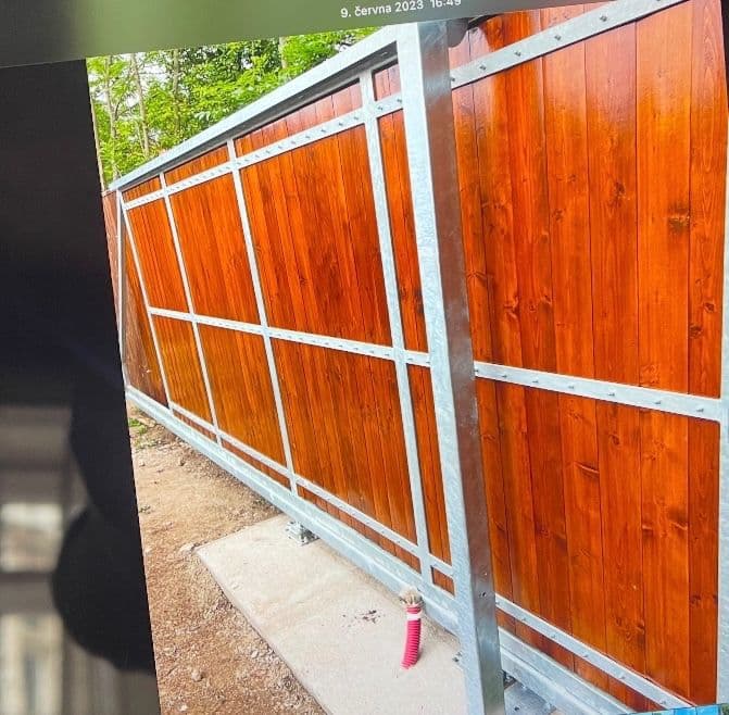 Predaj pozemku 11.600 m², Peruc, Ústecký kraj Predaj pozemku 11.600 m², Peruc, Ústecký kraj