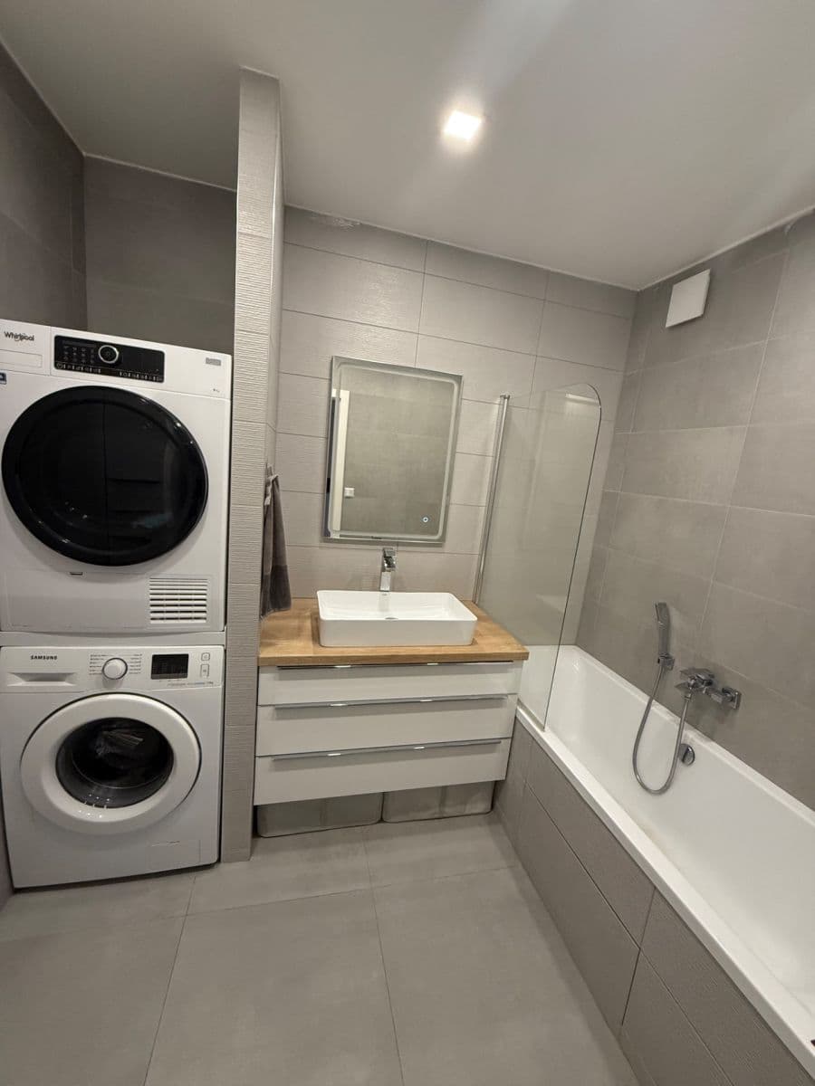 Predaj bytu 3-izbový 66 m², Výškovická, Ostrava, Moravskoslezský kraj Predaj bytu 3-izbový 66 m², Výškovická, Ostrava, Moravskoslezský kraj