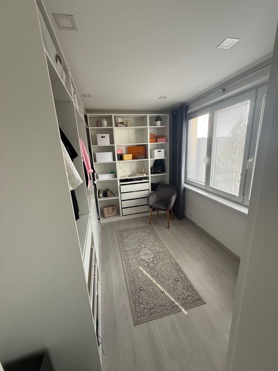 Predaj bytu 3-izbový 66 m², Výškovická, Ostrava, Moravskoslezský kraj Predaj bytu 3-izbový 66 m², Výškovická, Ostrava, Moravskoslezský kraj