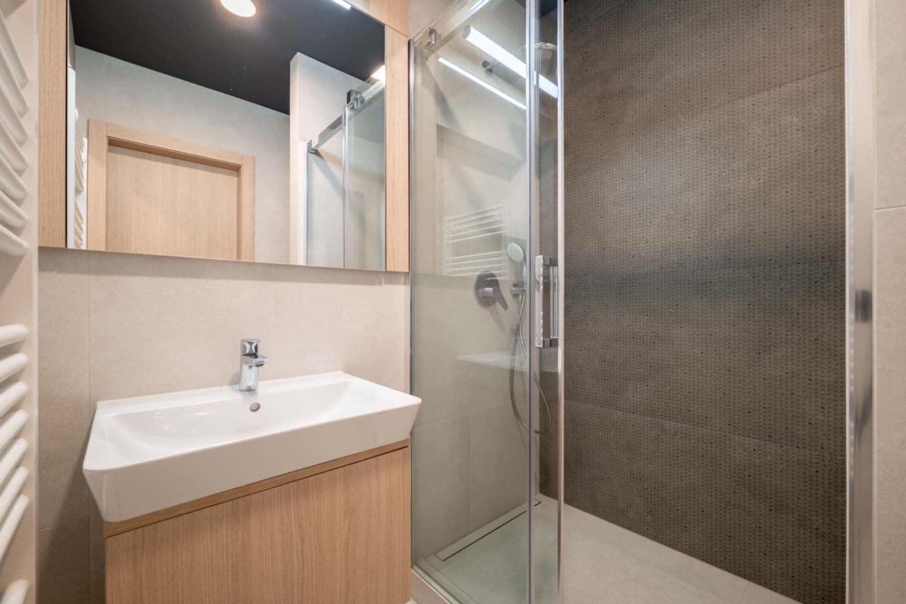 Prenájom bytu 1-izbový 53 m², Tusarova, Praha, Praha Prenájom bytu 1-izbový 53 m², Tusarova, Praha, Praha