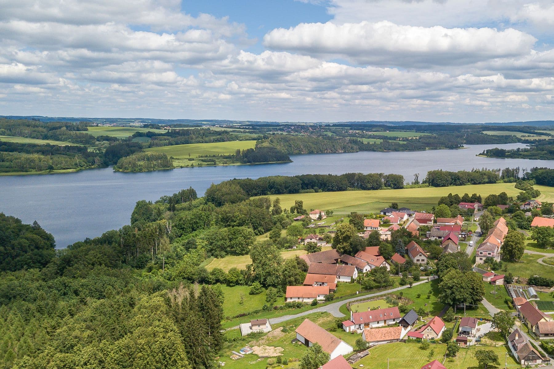 Predaj domu 147 m², pozemek 6.131 m², Dolní Kralovice, Středočeský kraj Predaj domu 147 m², pozemek 6.131 m², Dolní Kralovice, Středočeský kraj