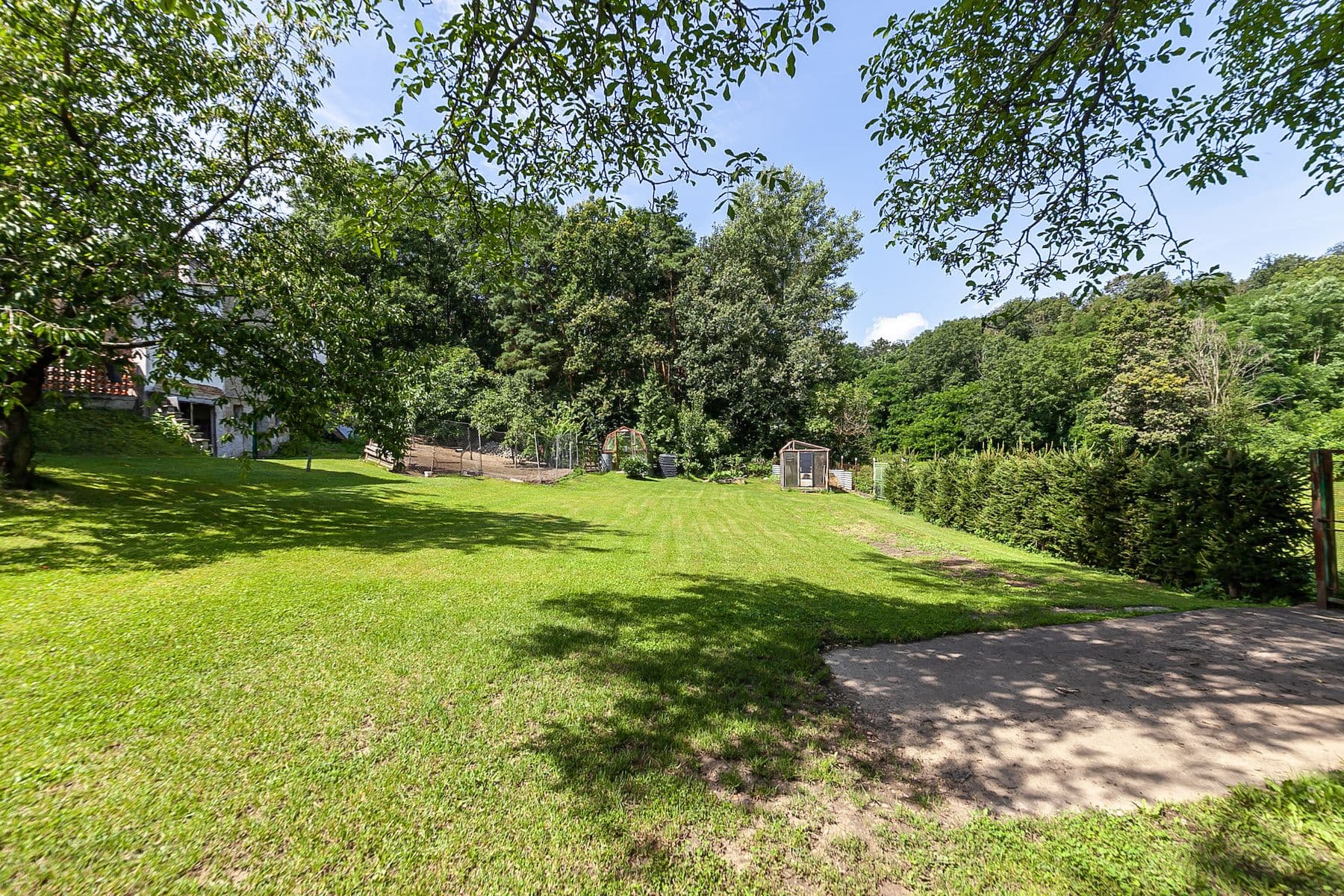 Predaj pozemku 886 m², K Dálnici, Panenské Břežany, Středočeský kraj Predaj pozemku 886 m², K Dálnici, Panenské Břežany, Středočeský kraj