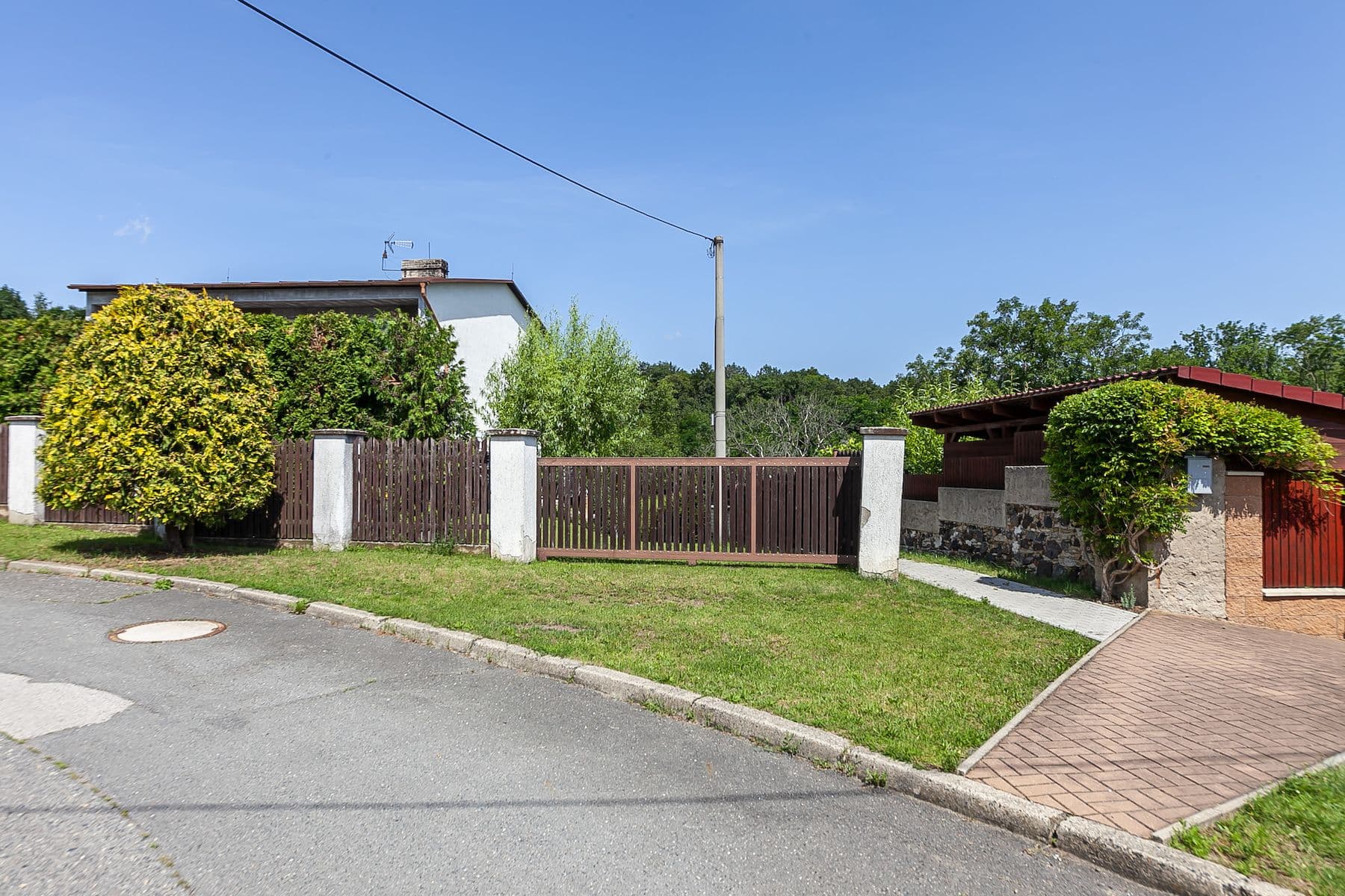 Predaj pozemku 886 m², K Dálnici, Panenské Břežany, Středočeský kraj Predaj pozemku 886 m², K Dálnici, Panenské Břežany, Středočeský kraj