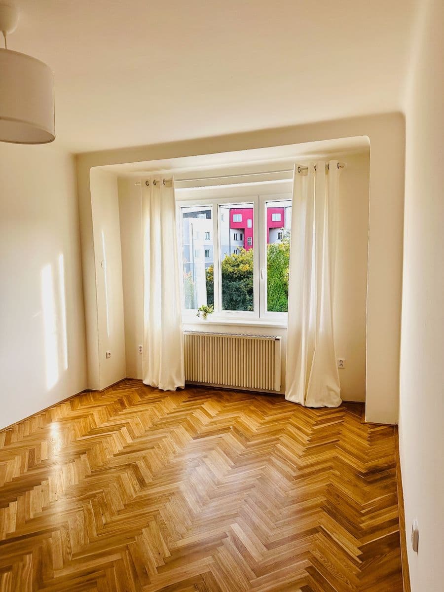 Prenájom bytu 1-izbový 30 m², Přípotoční, Praha, Praha Prenájom bytu 1-izbový 30 m², Přípotoční, Praha, Praha