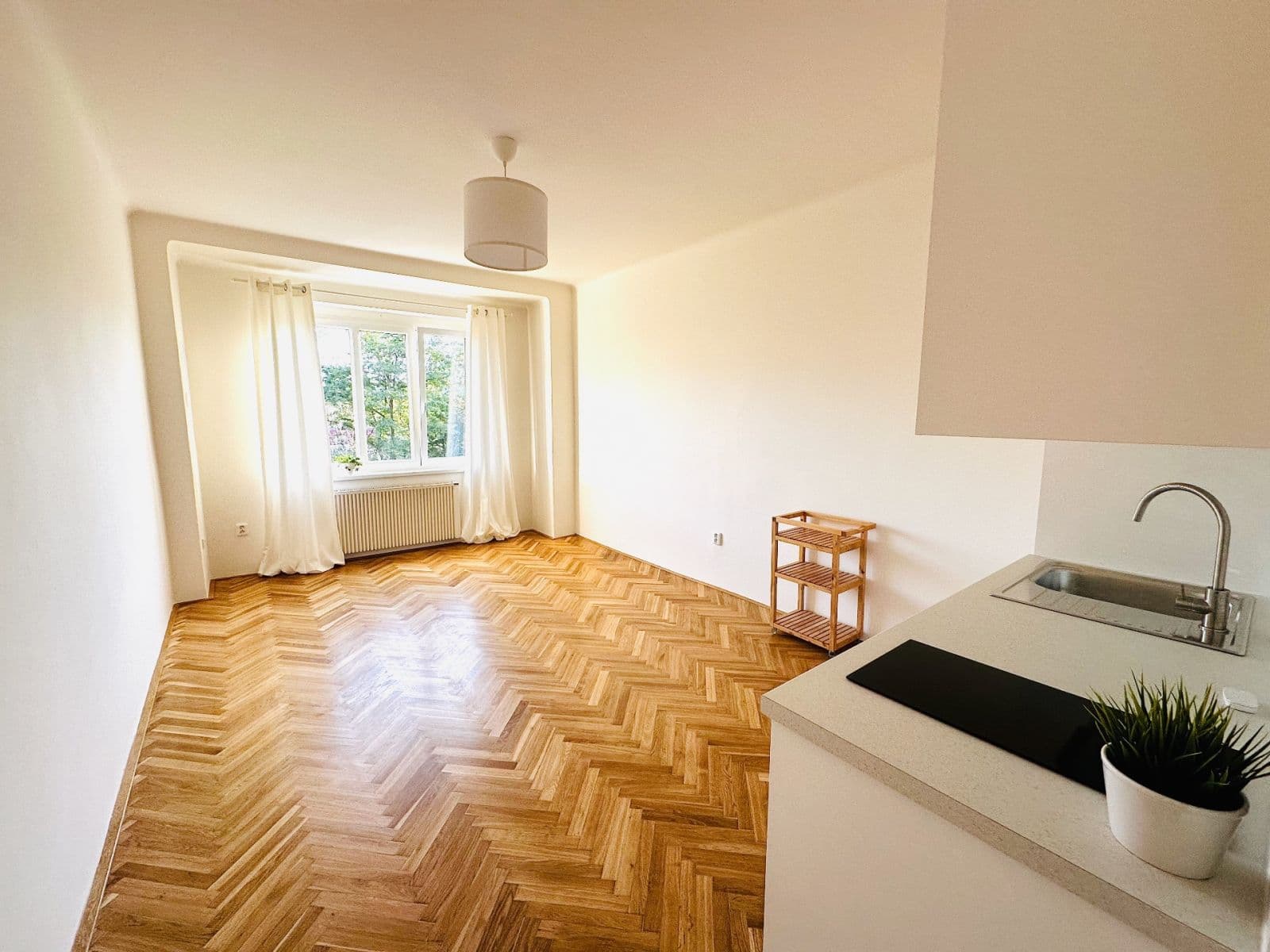 Prenájom bytu 1-izbový 30 m², Přípotoční, Praha, Praha Prenájom bytu 1-izbový 30 m², Přípotoční, Praha, Praha