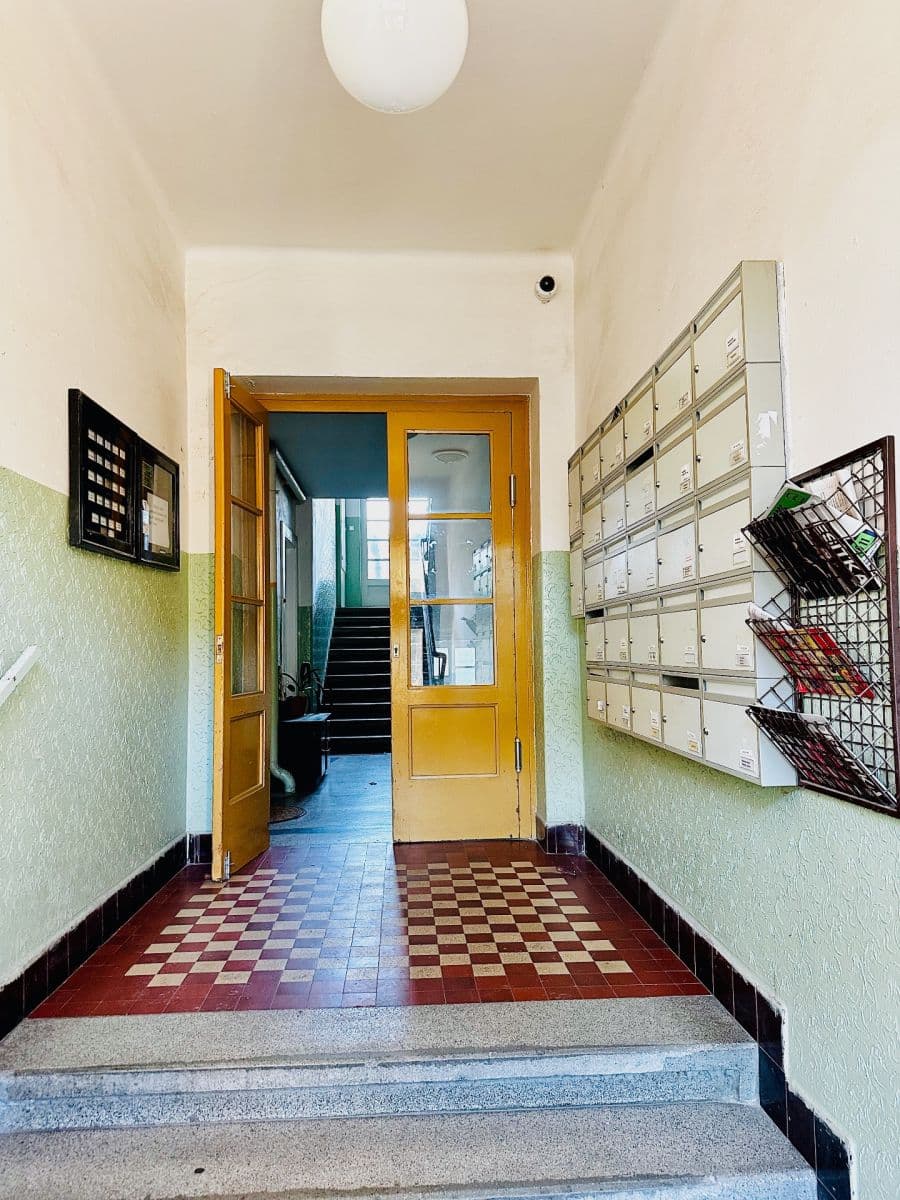 Prenájom bytu 1-izbový 30 m², Přípotoční, Praha, Praha Prenájom bytu 1-izbový 30 m², Přípotoční, Praha, Praha