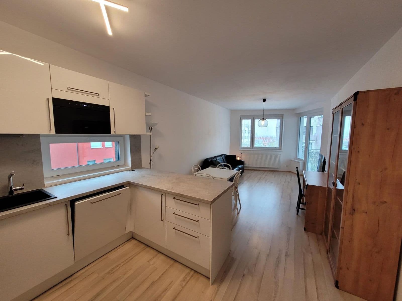 Prenájom bytu 2-izbový 57 m², Makedonská, Praha, Praha Prenájom bytu 2-izbový 57 m², Makedonská, Praha, Praha
