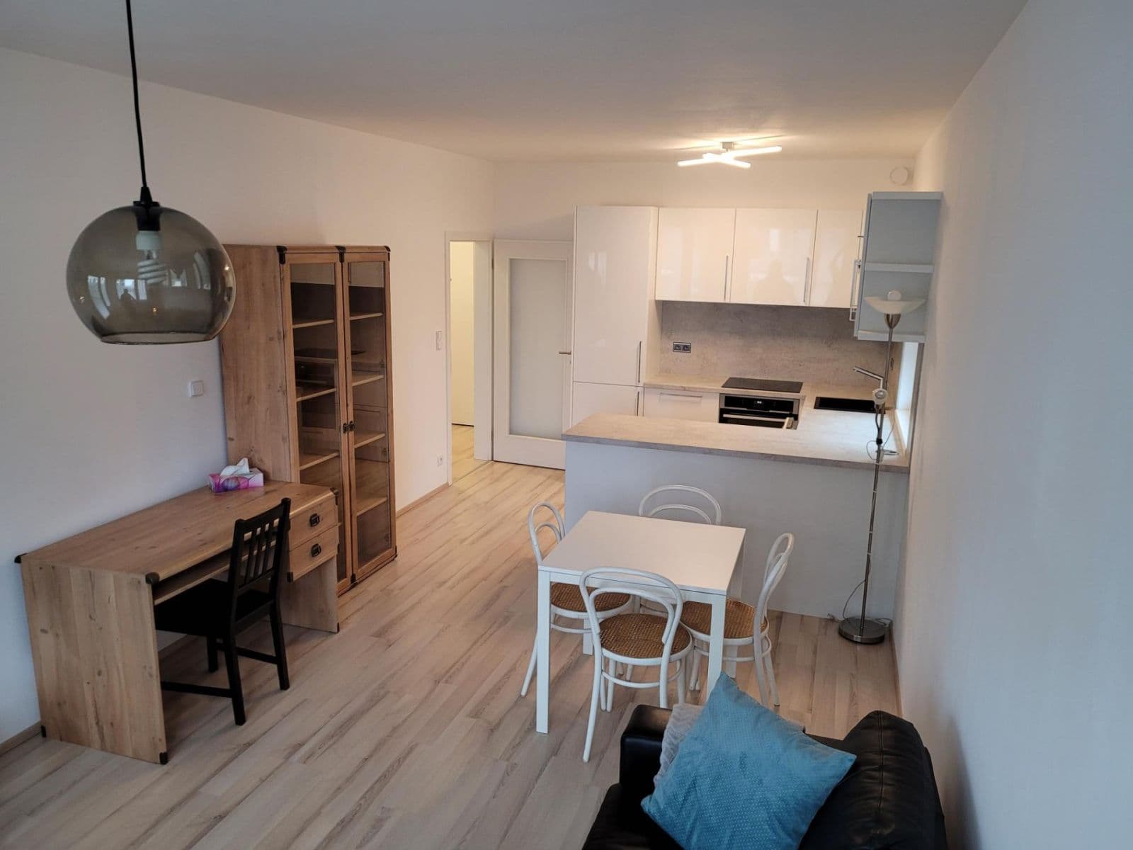 Prenájom bytu 2-izbový 57 m², Makedonská, Praha, Praha Prenájom bytu 2-izbový 57 m², Makedonská, Praha, Praha