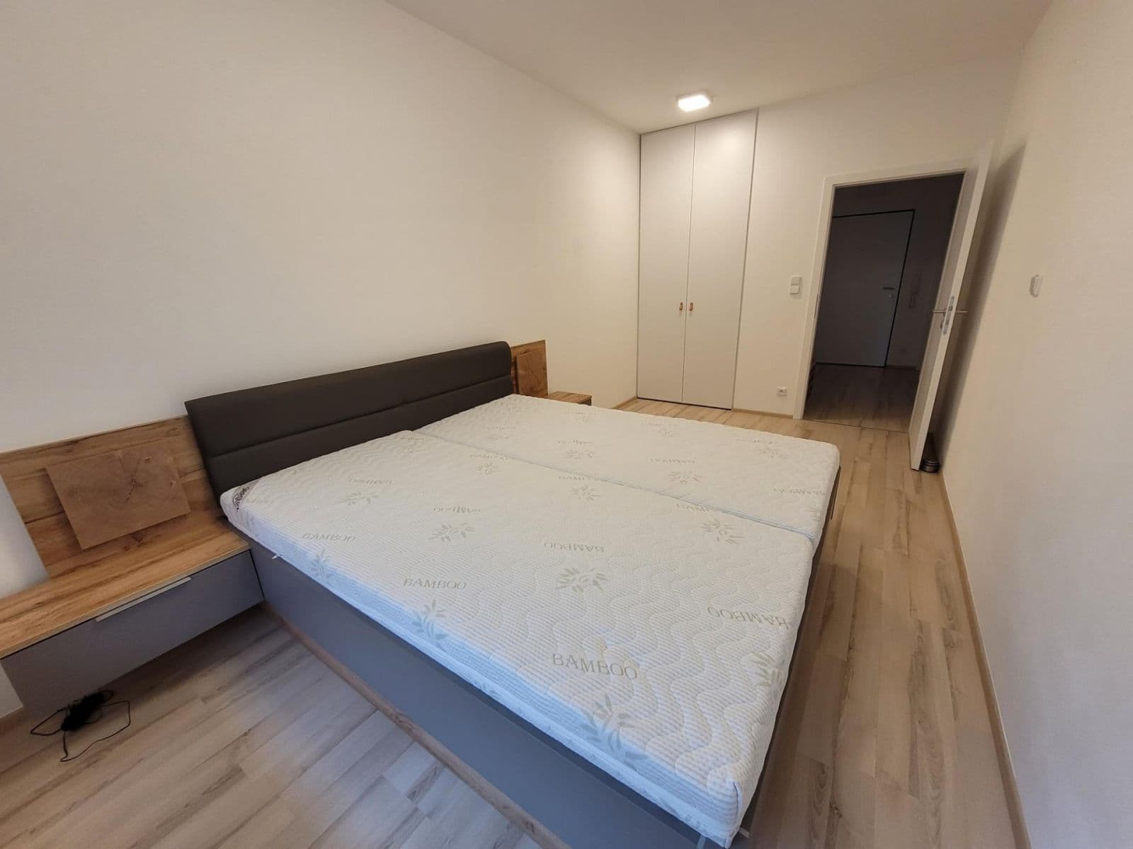 Prenájom bytu 2-izbový 57 m², Makedonská, Praha, Praha Prenájom bytu 2-izbový 57 m², Makedonská, Praha, Praha