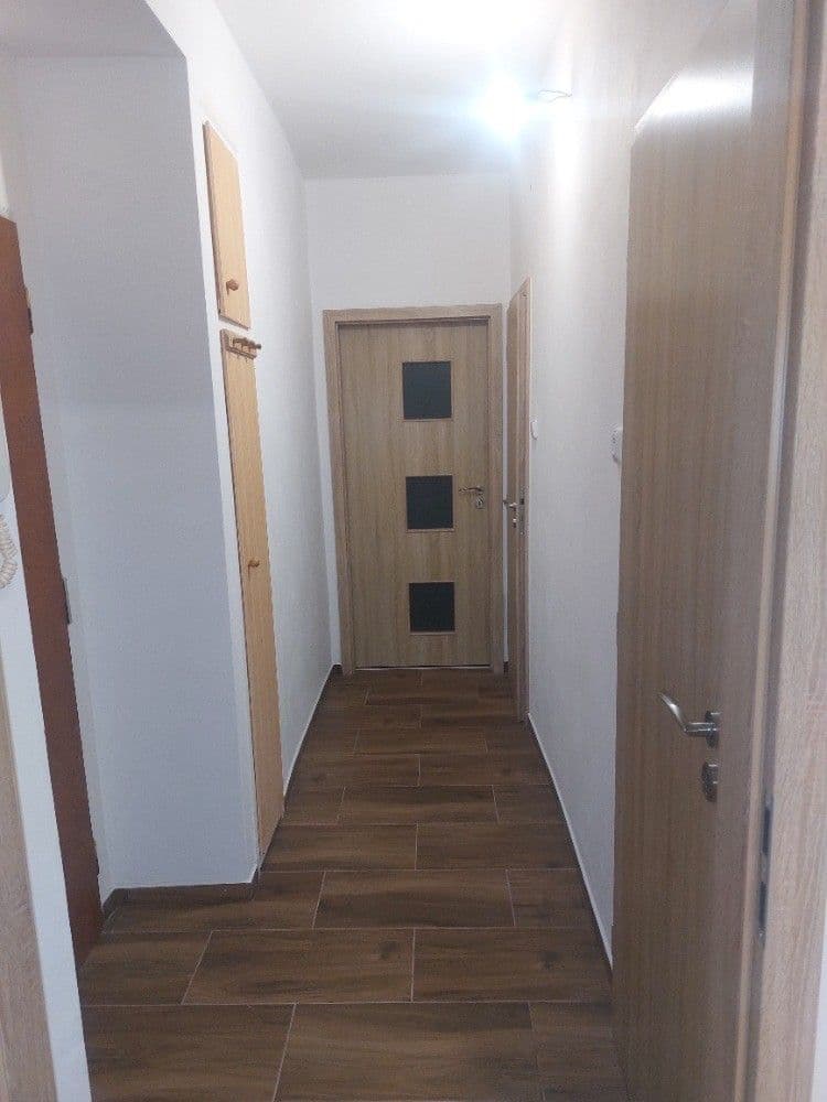 Prenájom bytu 2-izbový 51 m², 28. října, Louny, Ústecký kraj Prenájom bytu 2-izbový 51 m², 28. října, Louny, Ústecký kraj