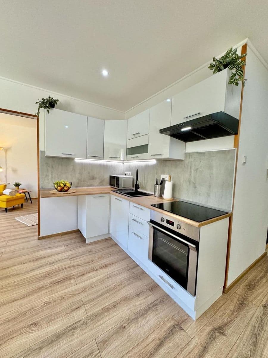 Prenájom bytu 1-izbový 36 m², Wolkerova, Kraslice, Karlovarský kraj Prenájom bytu 1-izbový 36 m², Wolkerova, Kraslice, Karlovarský kraj