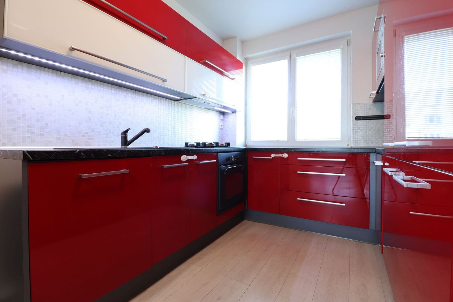 Prenájom bytu 3-izbový 72 m², Hlavní, Praha, Praha Prenájom bytu 3-izbový 72 m², Hlavní, Praha, Praha