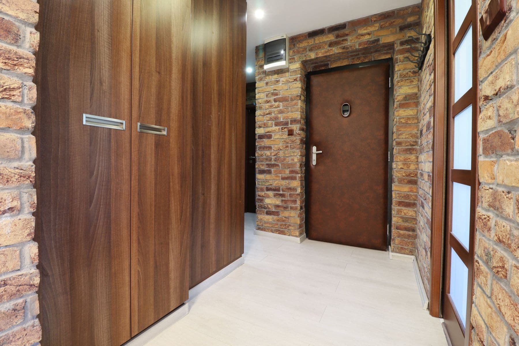 Prenájom bytu 3-izbový 72 m², Hlavní, Praha, Praha Prenájom bytu 3-izbový 72 m², Hlavní, Praha, Praha