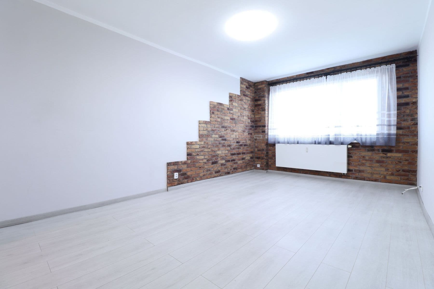 Prenájom bytu 3-izbový 72 m², Hlavní, Praha, Praha Prenájom bytu 3-izbový 72 m², Hlavní, Praha, Praha