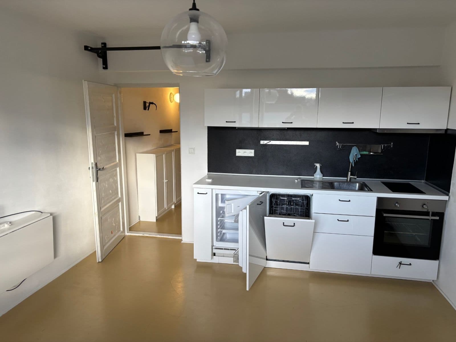 Prenájom bytu 1-izbový 26 m², Velvarská, Praha, Praha Prenájom bytu 1-izbový 26 m², Velvarská, Praha, Praha