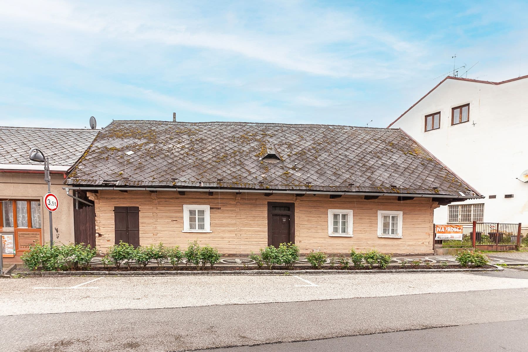 Predaj rekreačného objektu 250 m², pozemek 395 m², Malé náměstí, Lázně Bělohrad, Královéhradecký kraj Predaj rekreačného objektu 250 m², pozemek 395 m², Malé náměstí, Lázně Bělohrad, Královéhradecký kraj