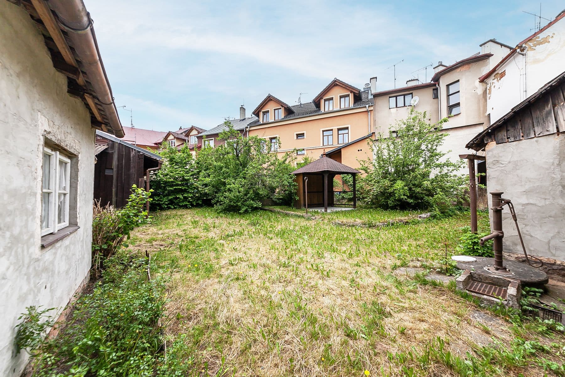 Predaj rekreačného objektu 250 m², pozemek 395 m², Malé náměstí, Lázně Bělohrad, Královéhradecký kraj Predaj rekreačného objektu 250 m², pozemek 395 m², Malé náměstí, Lázně Bělohrad, Královéhradecký kraj