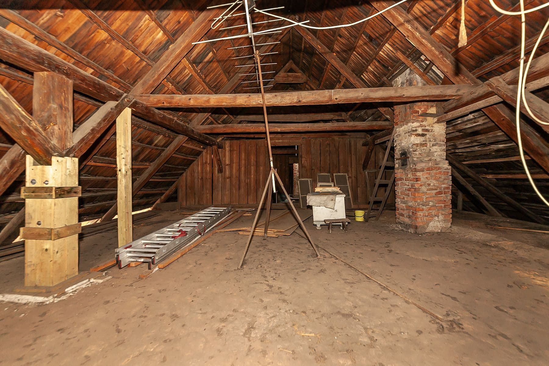 Predaj rekreačného objektu 250 m², pozemek 395 m², Malé náměstí, Lázně Bělohrad, Královéhradecký kraj Predaj rekreačného objektu 250 m², pozemek 395 m², Malé náměstí, Lázně Bělohrad, Královéhradecký kraj