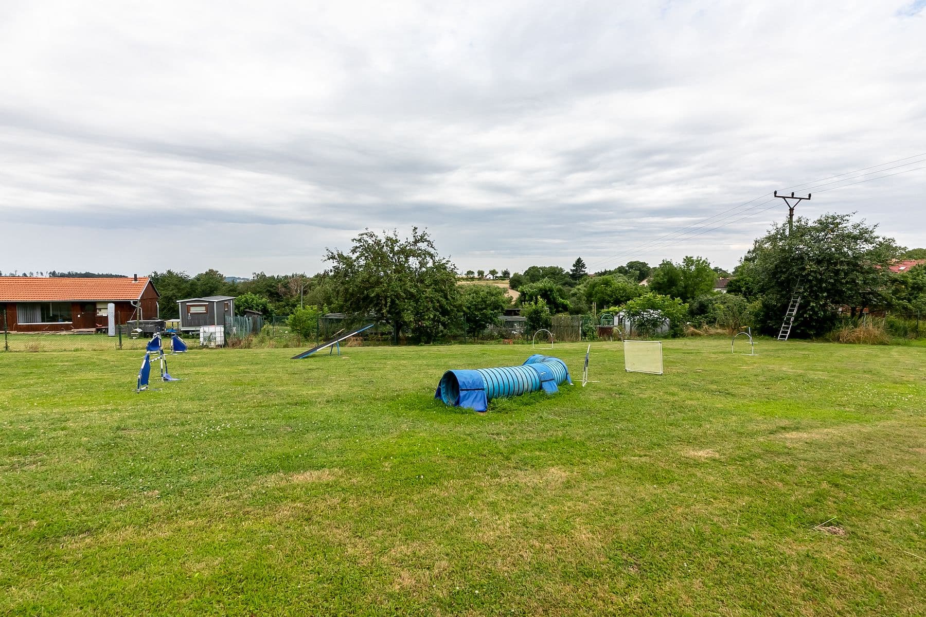 Predaj pozemku 1.800 m², Podveky, Středočeský kraj Predaj pozemku 1.800 m², Podveky, Středočeský kraj