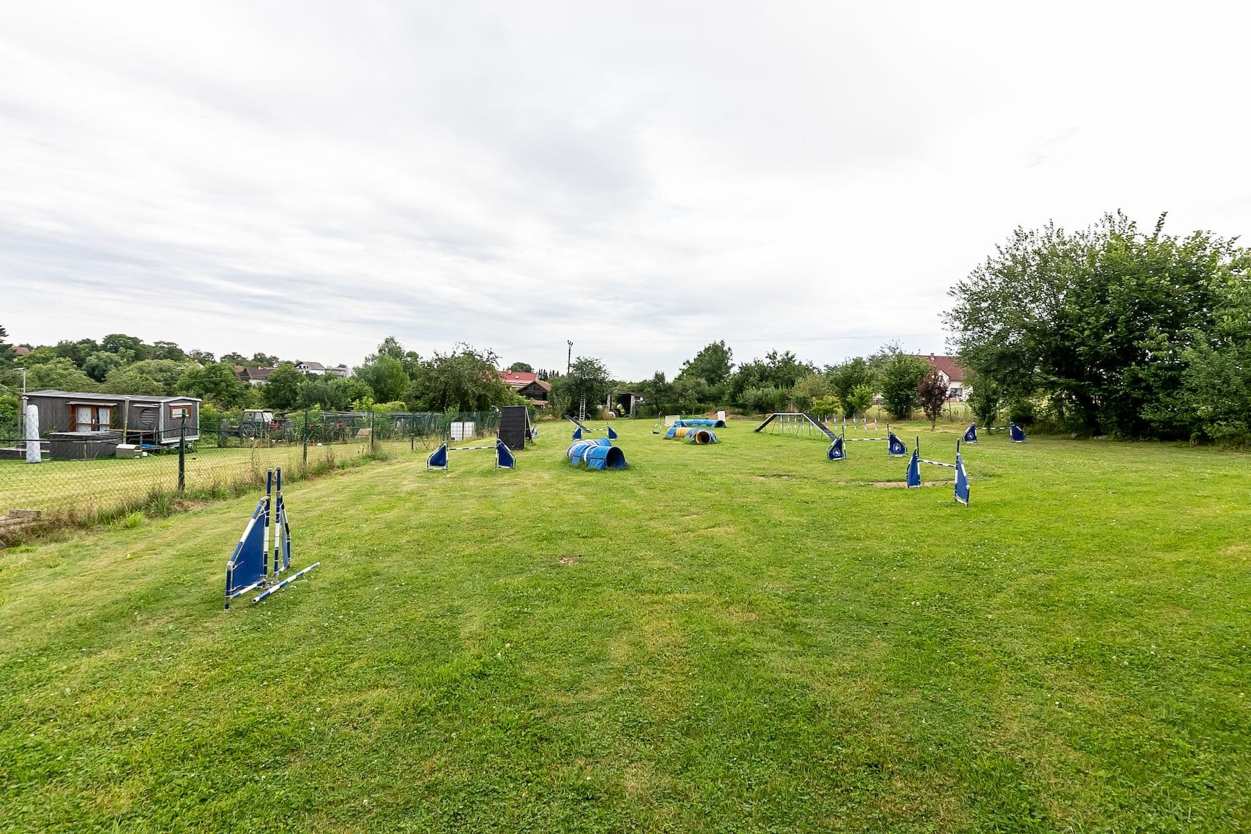 Predaj pozemku 1.800 m², Podveky, Středočeský kraj Predaj pozemku 1.800 m², Podveky, Středočeský kraj