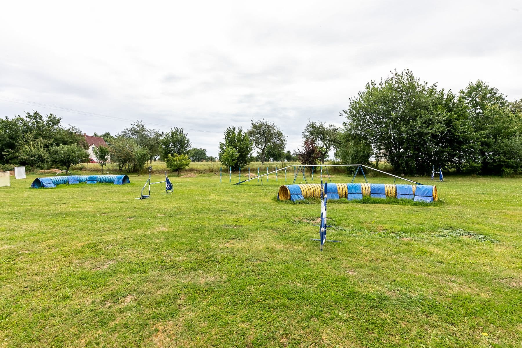 Predaj pozemku 1.800 m², Podveky, Středočeský kraj Predaj pozemku 1.800 m², Podveky, Středočeský kraj