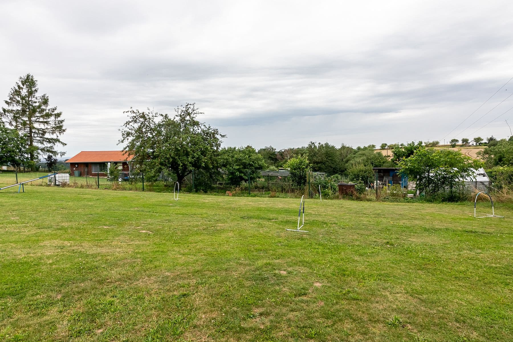 Predaj pozemku 1.800 m², Podveky, Středočeský kraj Predaj pozemku 1.800 m², Podveky, Středočeský kraj