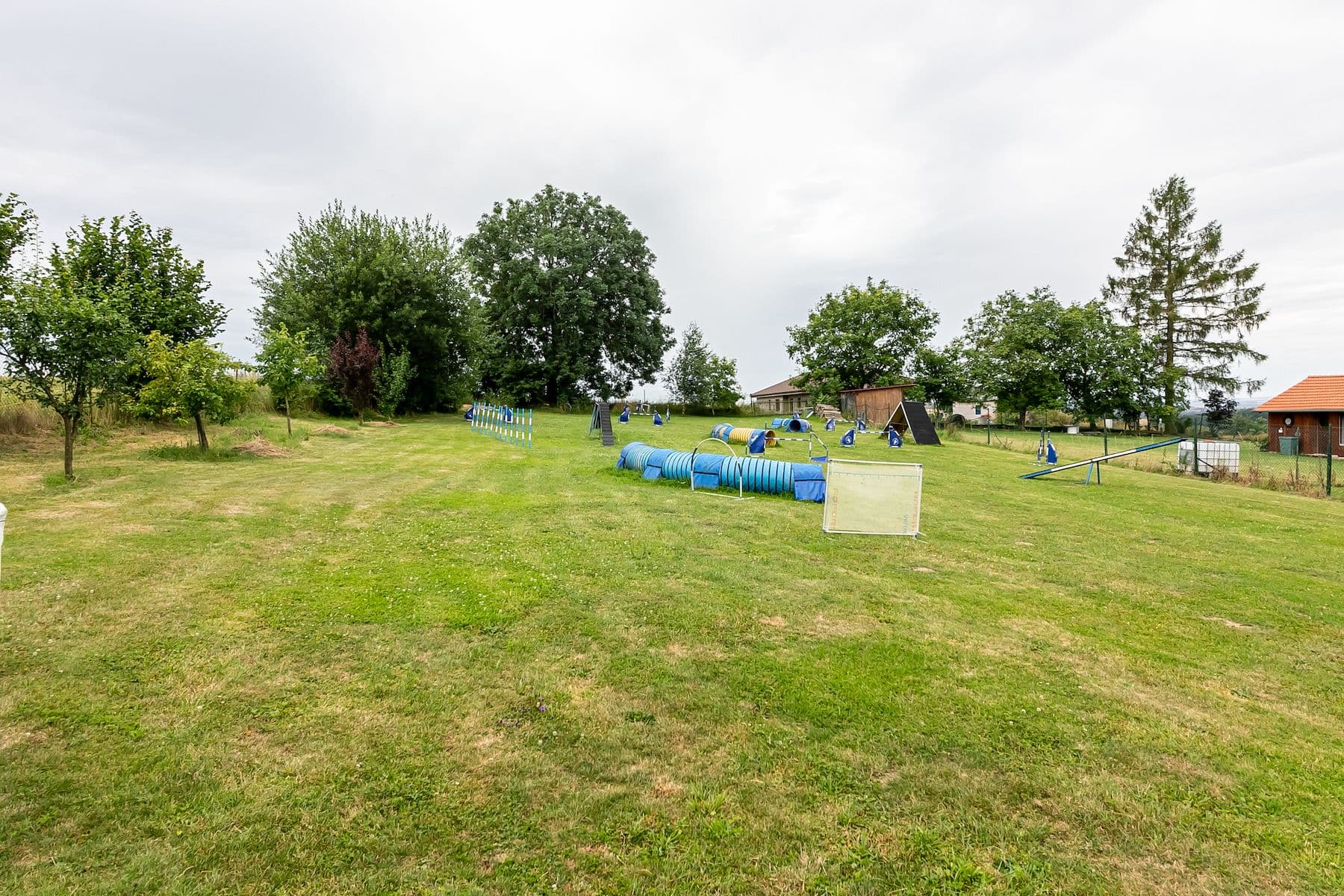 Predaj pozemku 1.800 m², Podveky, Středočeský kraj Predaj pozemku 1.800 m², Podveky, Středočeský kraj
