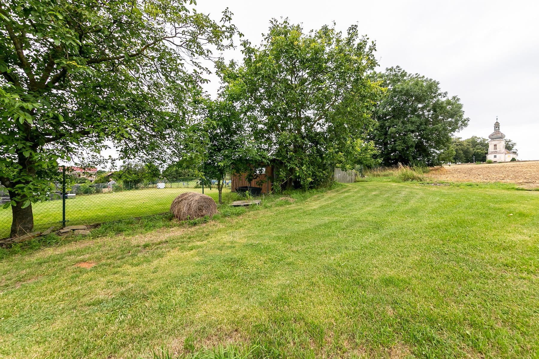 Predaj pozemku 1.800 m², Podveky, Středočeský kraj Predaj pozemku 1.800 m², Podveky, Středočeský kraj