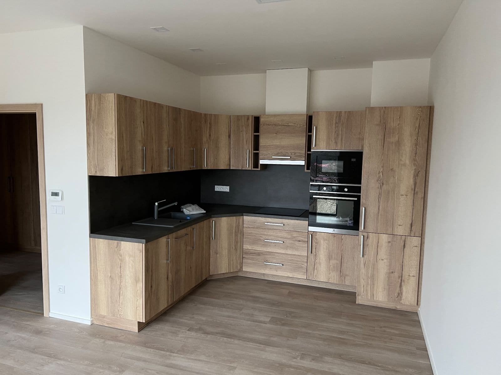 Prenájom bytu 2-izbový 57 m², Tismice, Středočeský kraj Prenájom bytu 2-izbový 57 m², Tismice, Středočeský kraj