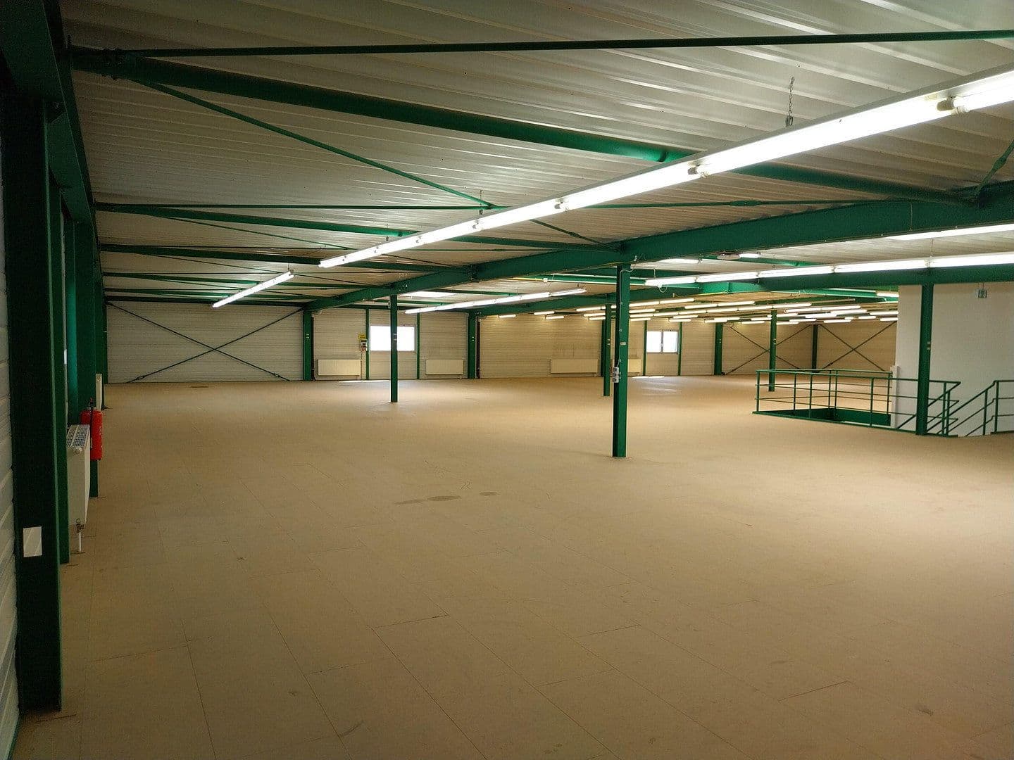 Prenájom nebytového priestoru 2.000 m², Uhlmannstrasse 42, Laupheim, Bádensko-Wurttembersko Prenájom nebytového priestoru 2.000 m², Uhlmannstrasse 42, Laupheim, Bádensko-Wurttembersko
