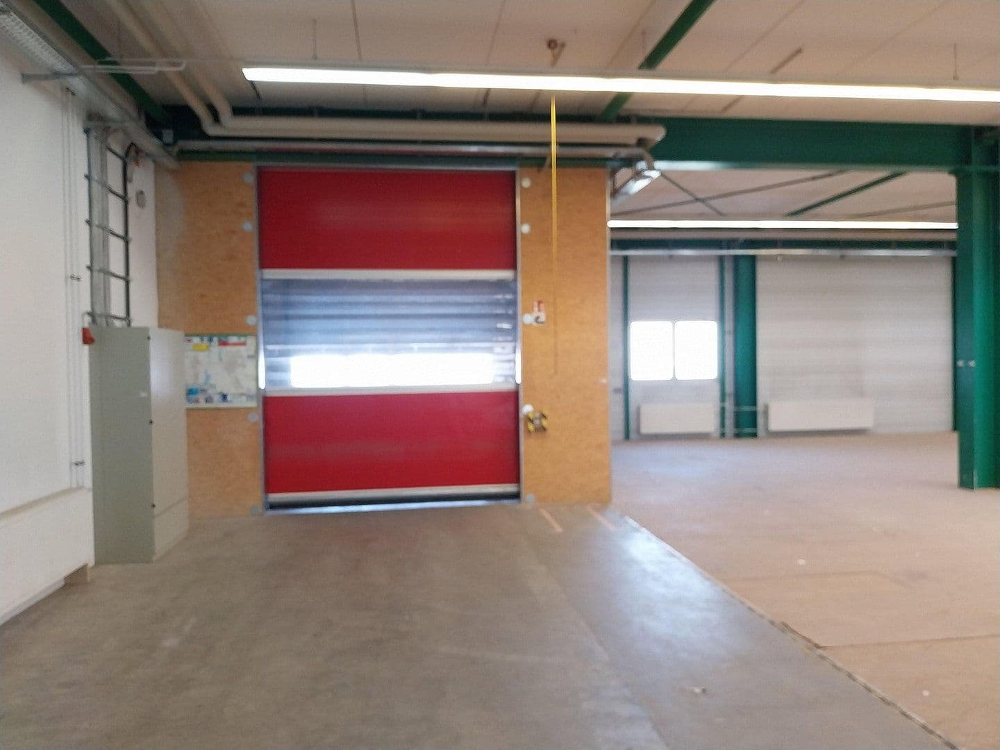 Prenájom nebytového priestoru 2.000 m², Uhlmannstrasse 42, Laupheim, Bádensko-Wurttembersko Prenájom nebytového priestoru 2.000 m², Uhlmannstrasse 42, Laupheim, Bádensko-Wurttembersko