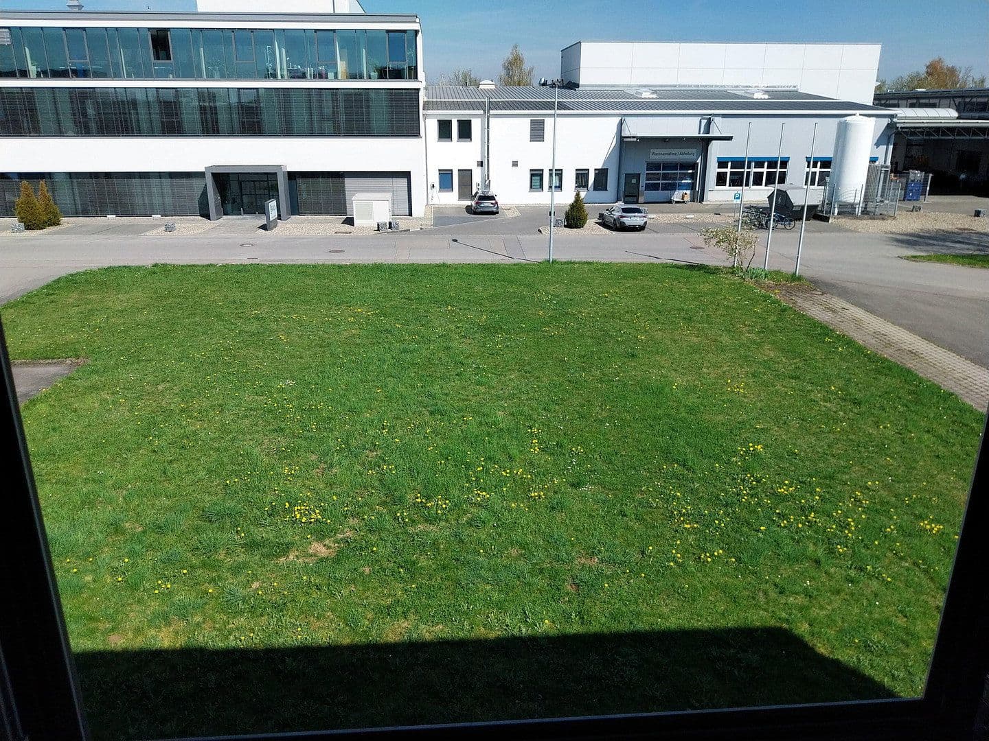 Prenájom nebytového priestoru 2.000 m², Uhlmannstrasse 42, Laupheim, Bádensko-Wurttembersko Prenájom nebytového priestoru 2.000 m², Uhlmannstrasse 42, Laupheim, Bádensko-Wurttembersko