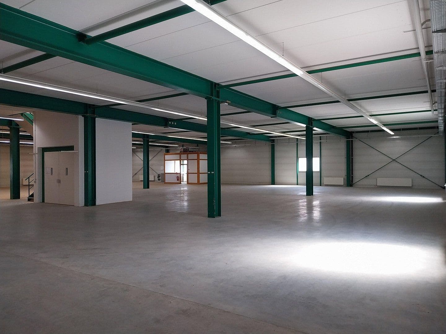 Prenájom nebytového priestoru 2.000 m², Uhlmannstrasse 42, Laupheim, Bádensko-Wurttembersko Prenájom nebytového priestoru 2.000 m², Uhlmannstrasse 42, Laupheim, Bádensko-Wurttembersko