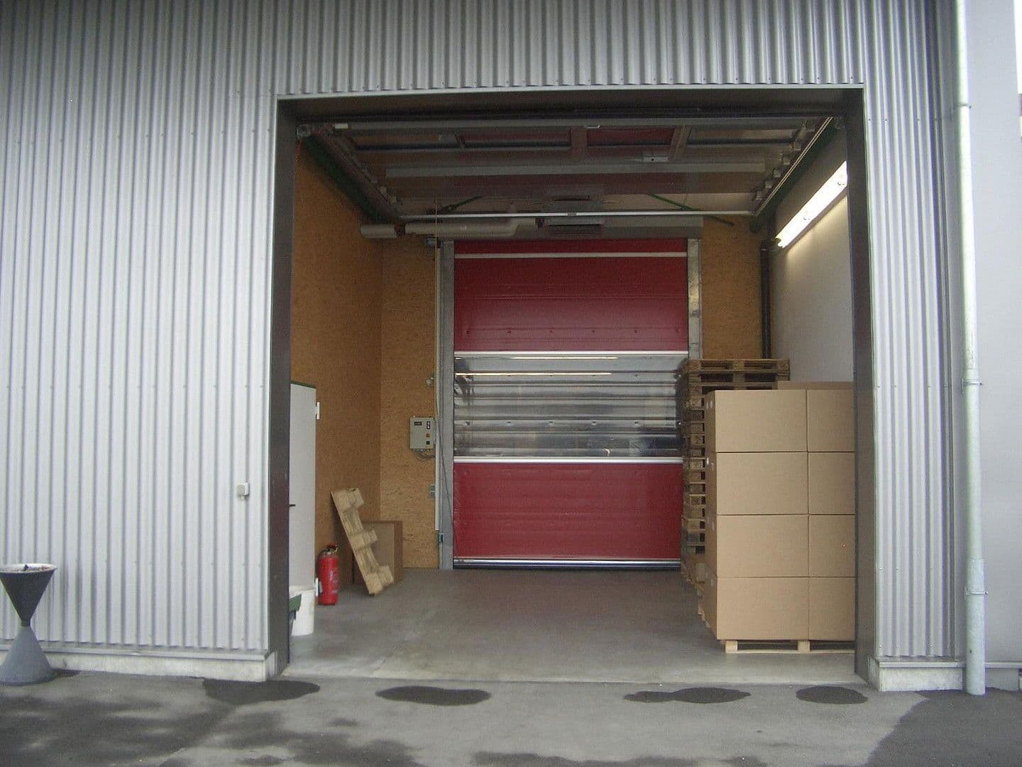 Prenájom nebytového priestoru 2.000 m², Uhlmannstrasse 42, Laupheim, Bádensko-Wurttembersko Prenájom nebytového priestoru 2.000 m², Uhlmannstrasse 42, Laupheim, Bádensko-Wurttembersko