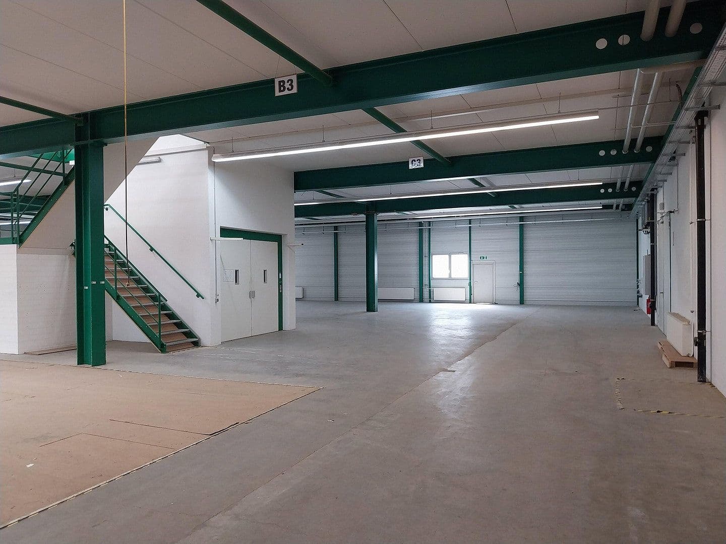 Prenájom nebytového priestoru 2.000 m², Uhlmannstrasse 42, Laupheim, Bádensko-Wurttembersko Prenájom nebytového priestoru 2.000 m², Uhlmannstrasse 42, Laupheim, Bádensko-Wurttembersko