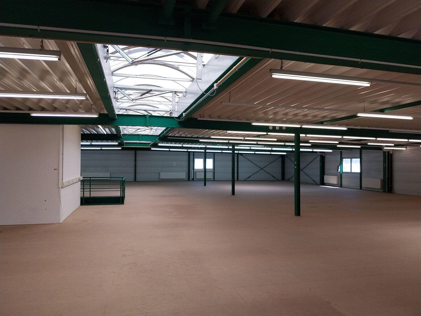 Prenájom nebytového priestoru 2.000 m², Uhlmannstrasse 42, Laupheim, Bádensko-Wurttembersko Prenájom nebytového priestoru 2.000 m², Uhlmannstrasse 42, Laupheim, Bádensko-Wurttembersko