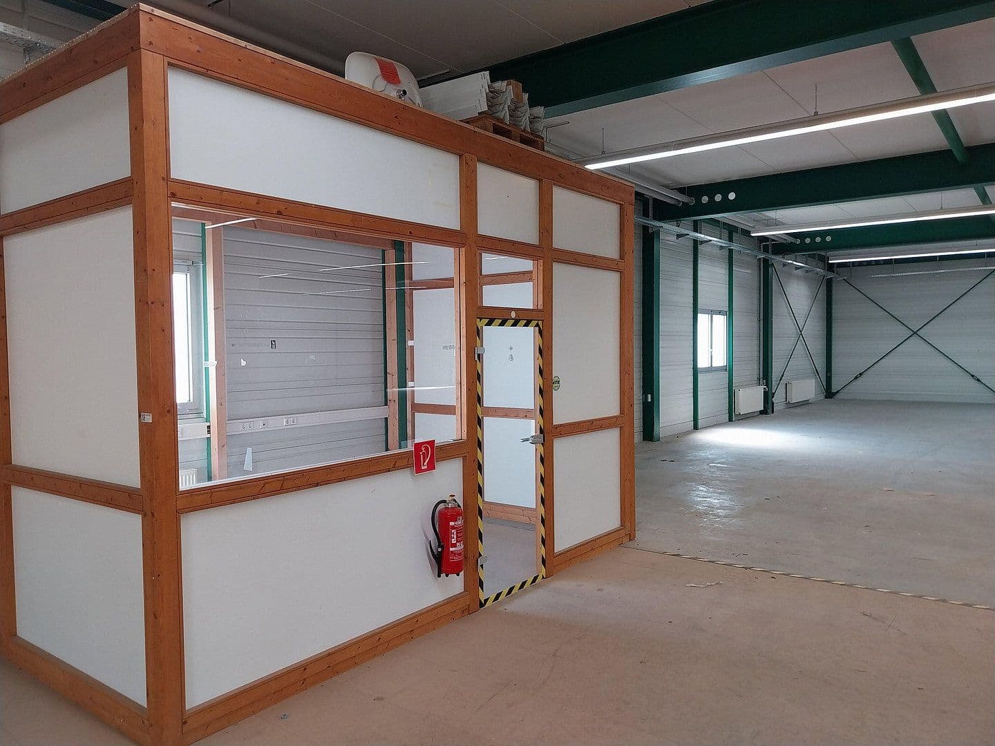 Prenájom nebytového priestoru 2.000 m², Uhlmannstrasse 42, Laupheim, Bádensko-Wurttembersko Prenájom nebytového priestoru 2.000 m², Uhlmannstrasse 42, Laupheim, Bádensko-Wurttembersko