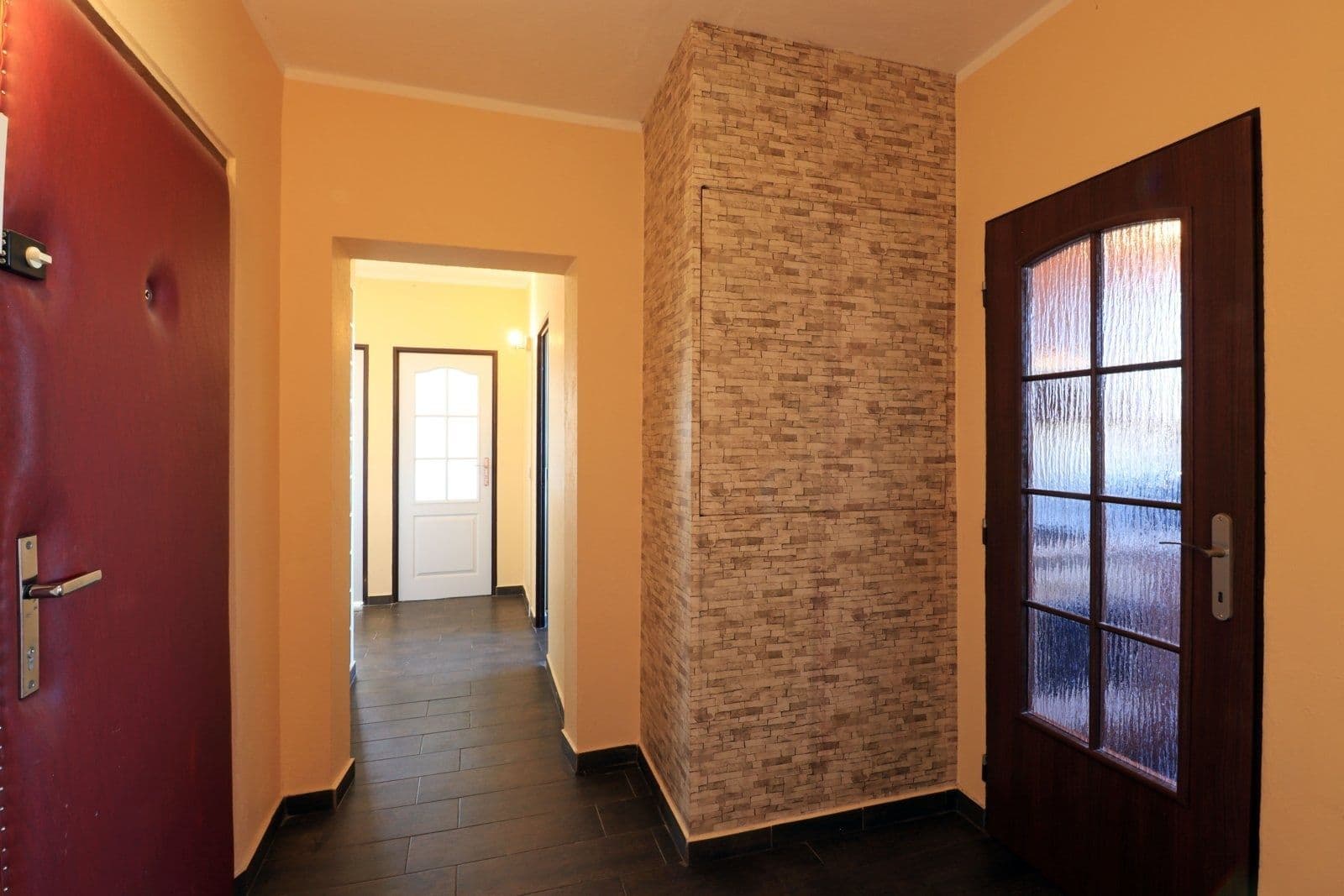 Prenájom bytu 3-izbový 75 m², Na Dolíkách, Slaný, Středočeský kraj Prenájom bytu 3-izbový 75 m², Na Dolíkách, Slaný, Středočeský kraj