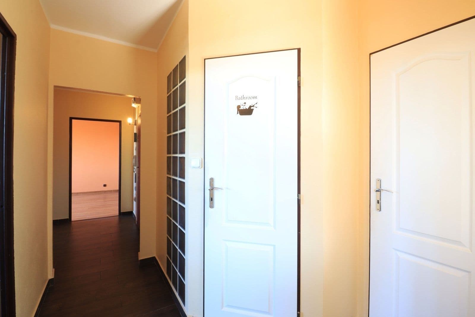 Prenájom bytu 3-izbový 75 m², Na Dolíkách, Slaný, Středočeský kraj Prenájom bytu 3-izbový 75 m², Na Dolíkách, Slaný, Středočeský kraj