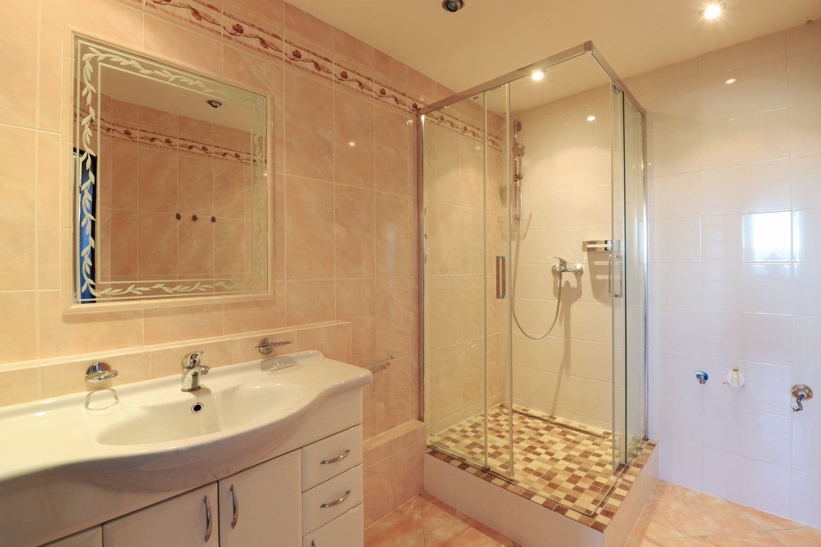 Prenájom bytu 3-izbový 75 m², Na Dolíkách, Slaný, Středočeský kraj Prenájom bytu 3-izbový 75 m², Na Dolíkách, Slaný, Středočeský kraj