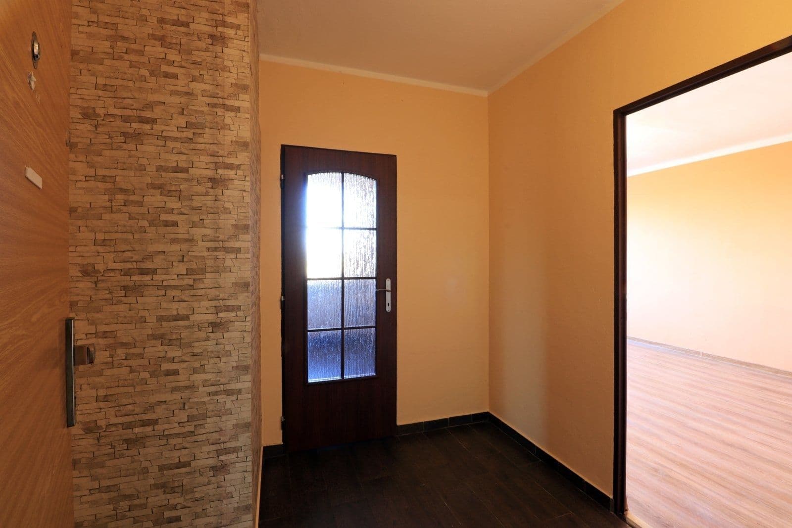 Prenájom bytu 3-izbový 75 m², Na Dolíkách, Slaný, Středočeský kraj Prenájom bytu 3-izbový 75 m², Na Dolíkách, Slaný, Středočeský kraj