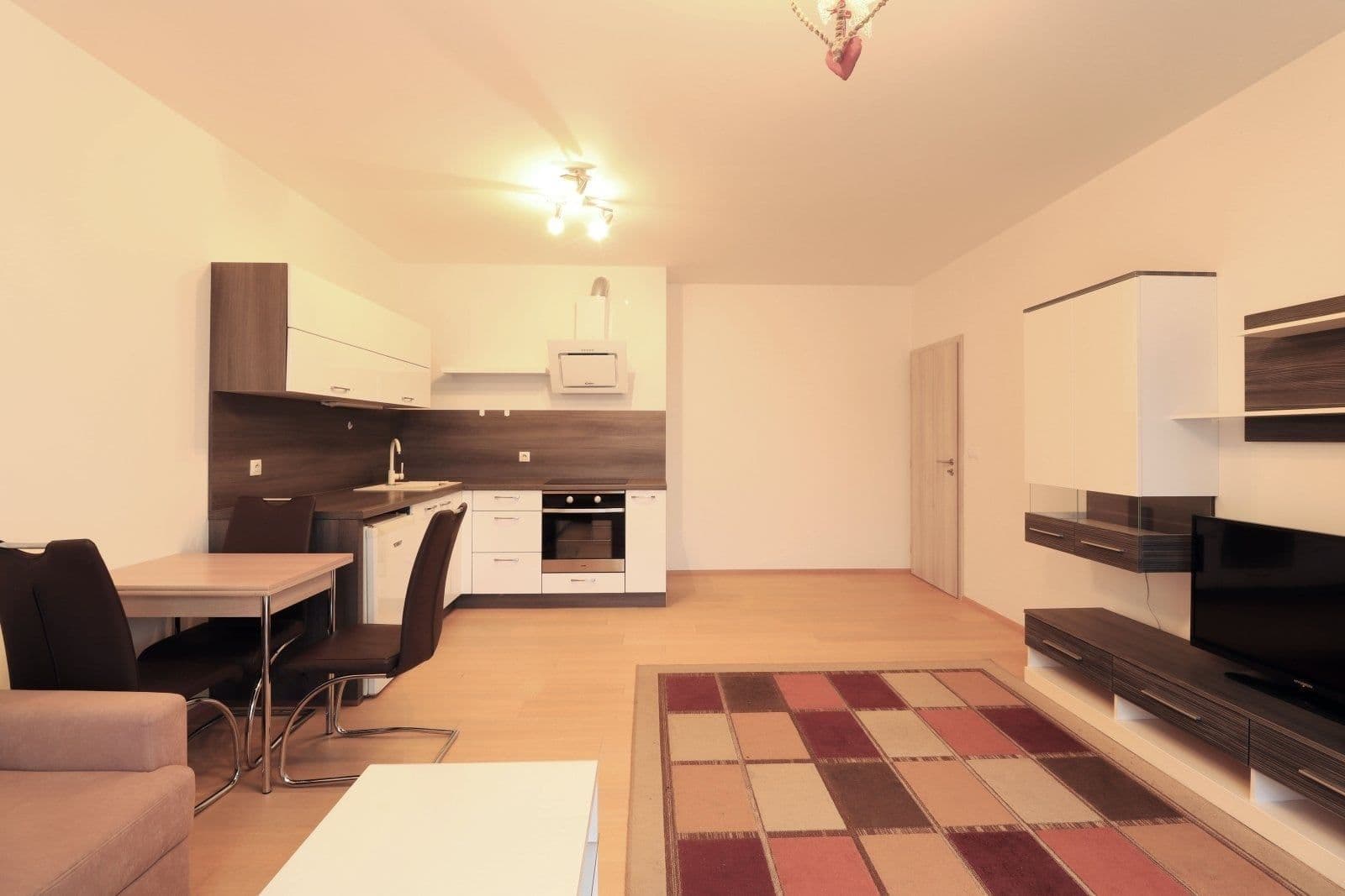 Prenájom bytu 2-izbový 64 m², Devonská, Praha, Praha Prenájom bytu 2-izbový 64 m², Devonská, Praha, Praha