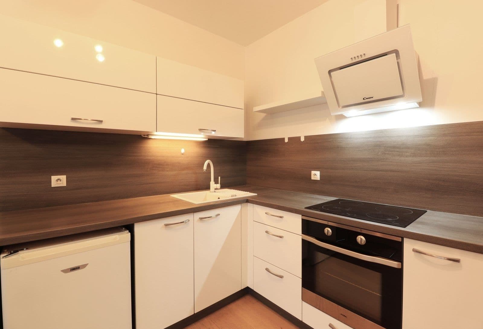 Prenájom bytu 2-izbový 64 m², Devonská, Praha, Praha Prenájom bytu 2-izbový 64 m², Devonská, Praha, Praha