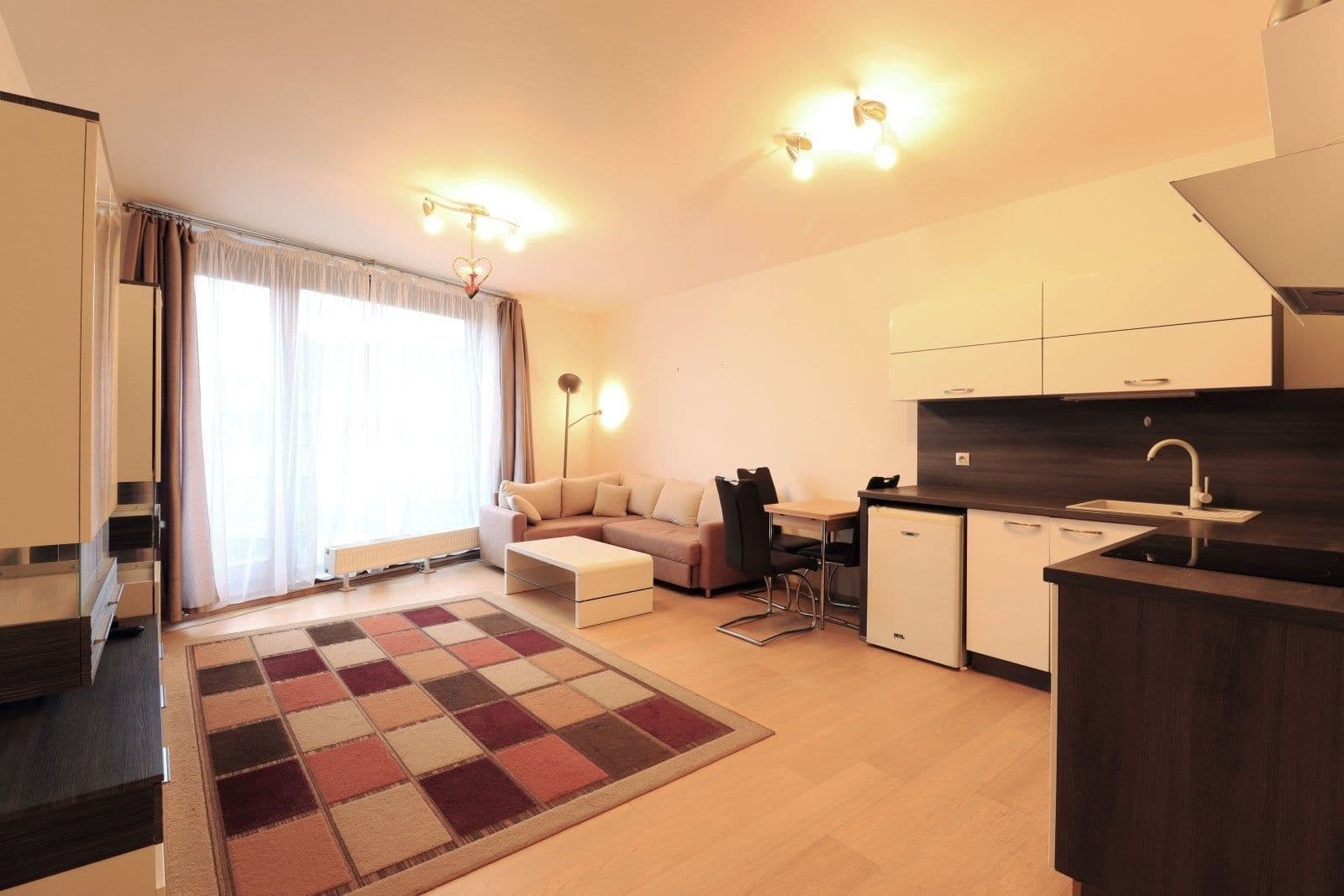 Prenájom bytu 2-izbový 64 m², Devonská, Praha, Praha Prenájom bytu 2-izbový 64 m², Devonská, Praha, Praha