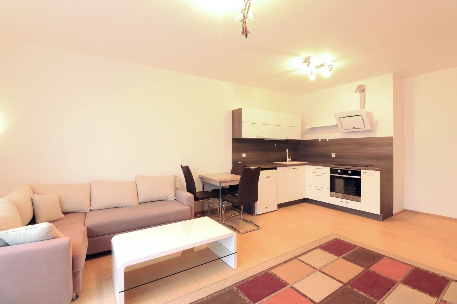 Prenájom bytu 2-izbový 64 m², Devonská, Praha, Praha Prenájom bytu 2-izbový 64 m², Devonská, Praha, Praha