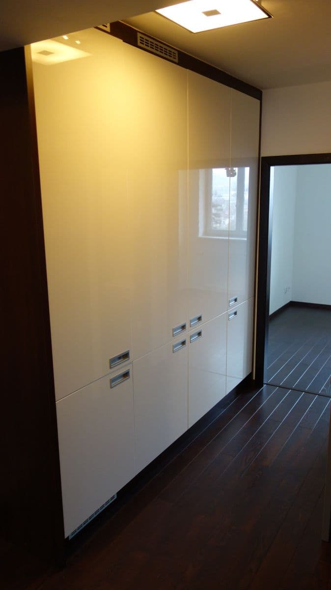 Prenájom bytu 3-izbový 86 m², Cacovická, Brno, Jihomoravský kraj Prenájom bytu 3-izbový 86 m², Cacovická, Brno, Jihomoravský kraj