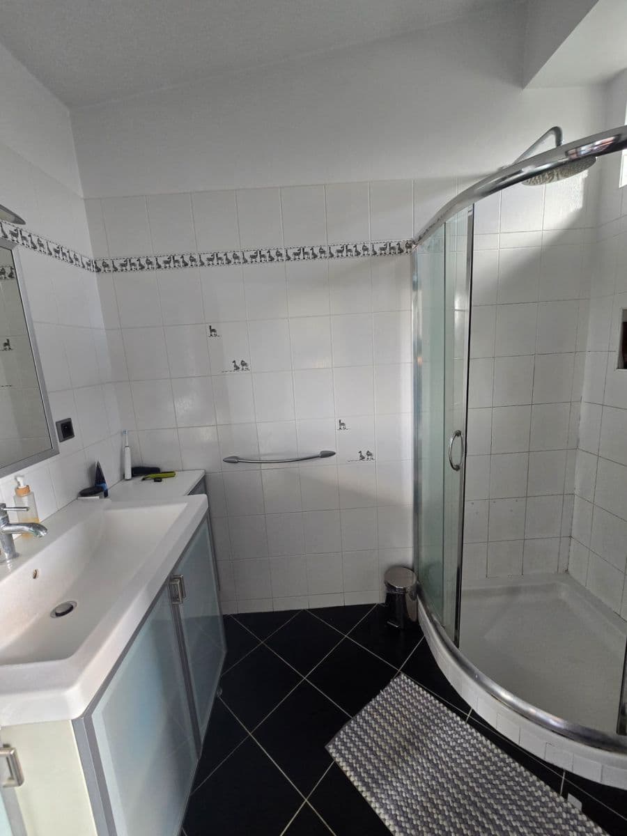 Prenájom bytu 3-izbový 86 m², Cacovická, Brno, Jihomoravský kraj Prenájom bytu 3-izbový 86 m², Cacovická, Brno, Jihomoravský kraj