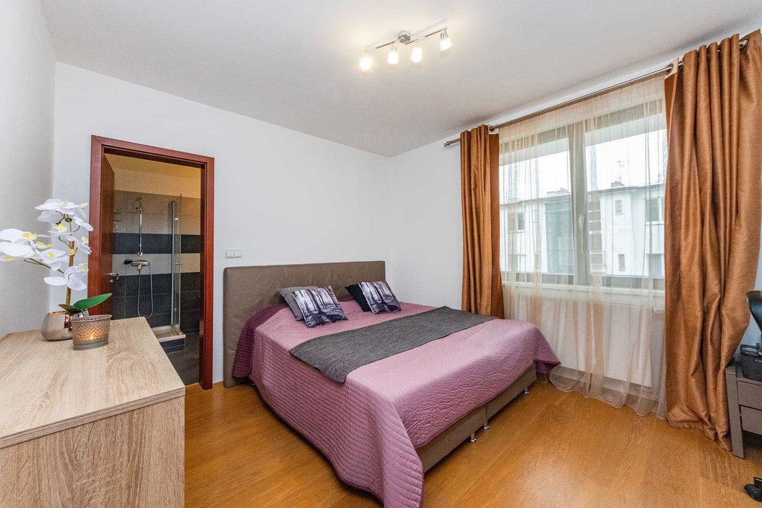 Predaj bytu 3-izbový 120 m², Jindřicha Plachty, Praha, Praha Predaj bytu 3-izbový 120 m², Jindřicha Plachty, Praha, Praha