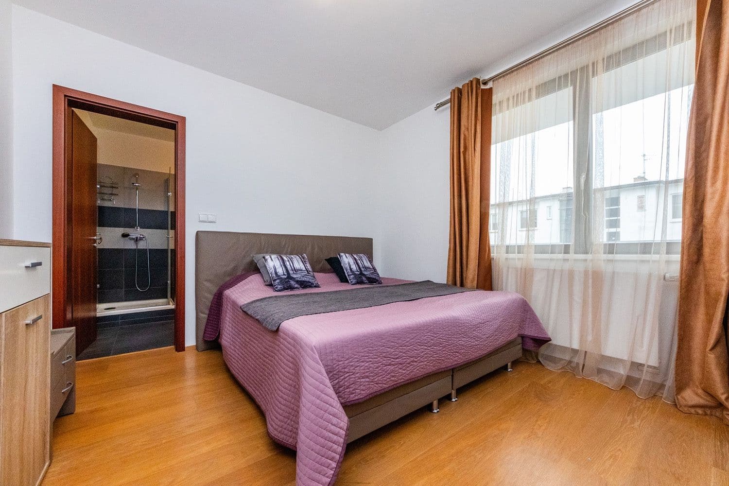 Predaj bytu 3-izbový 120 m², Jindřicha Plachty, Praha, Praha Predaj bytu 3-izbový 120 m², Jindřicha Plachty, Praha, Praha